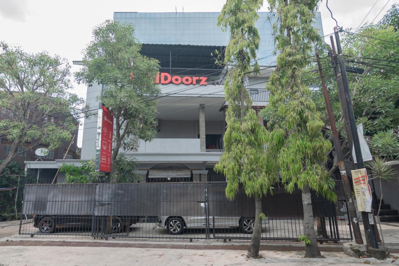فندق Reddoorz Near Exit Toll Pasteur 4 باندونج المظهر الخارجي الصورة