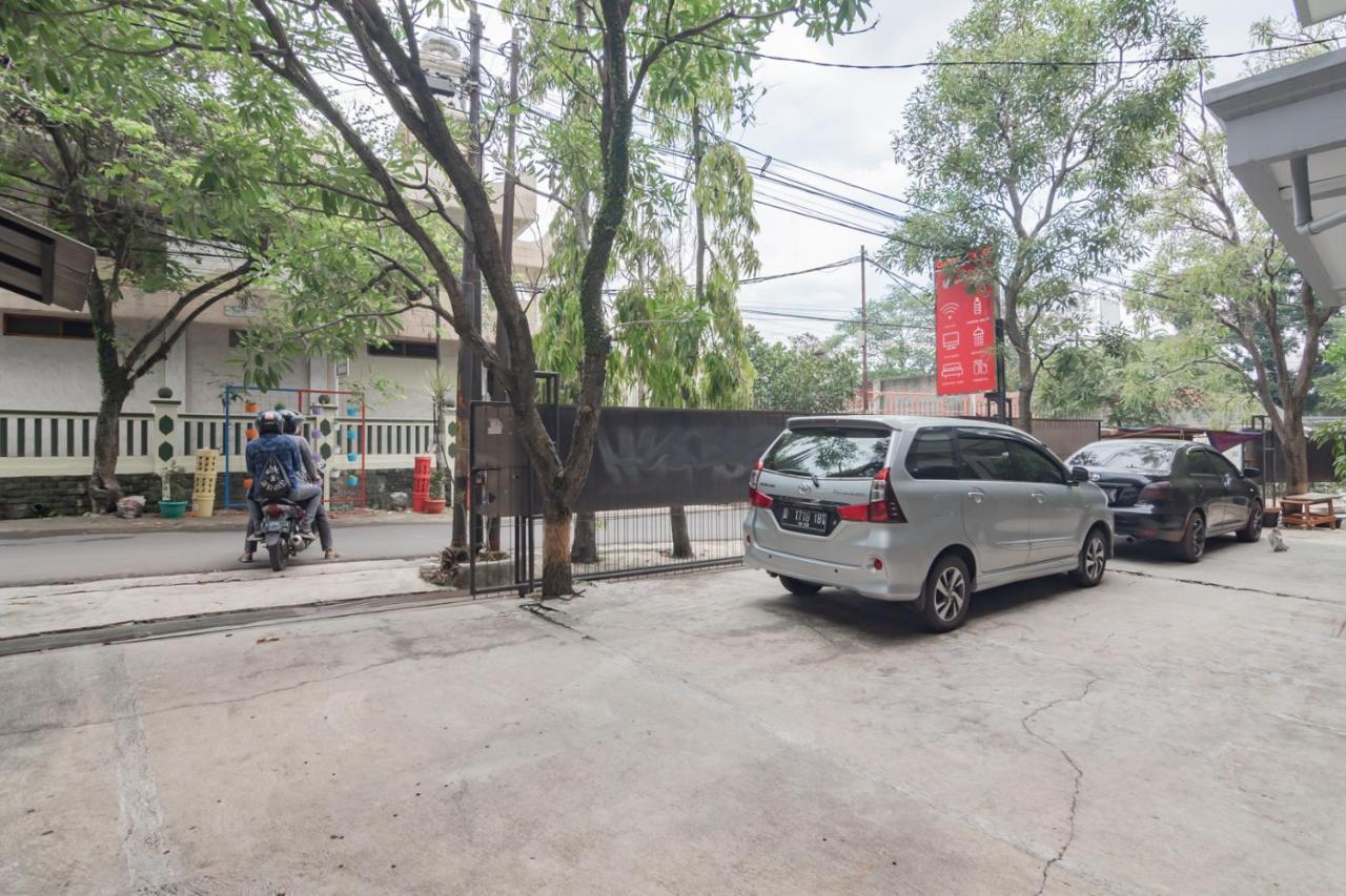 فندق Reddoorz Near Exit Toll Pasteur 4 باندونج المظهر الخارجي الصورة